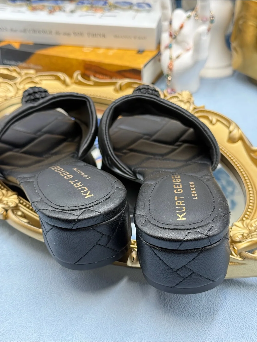🆕 KURT GEIGER LONDON 🧿 NWOB Black Kensington Quilted Block Heel Sandal, Sz37 7